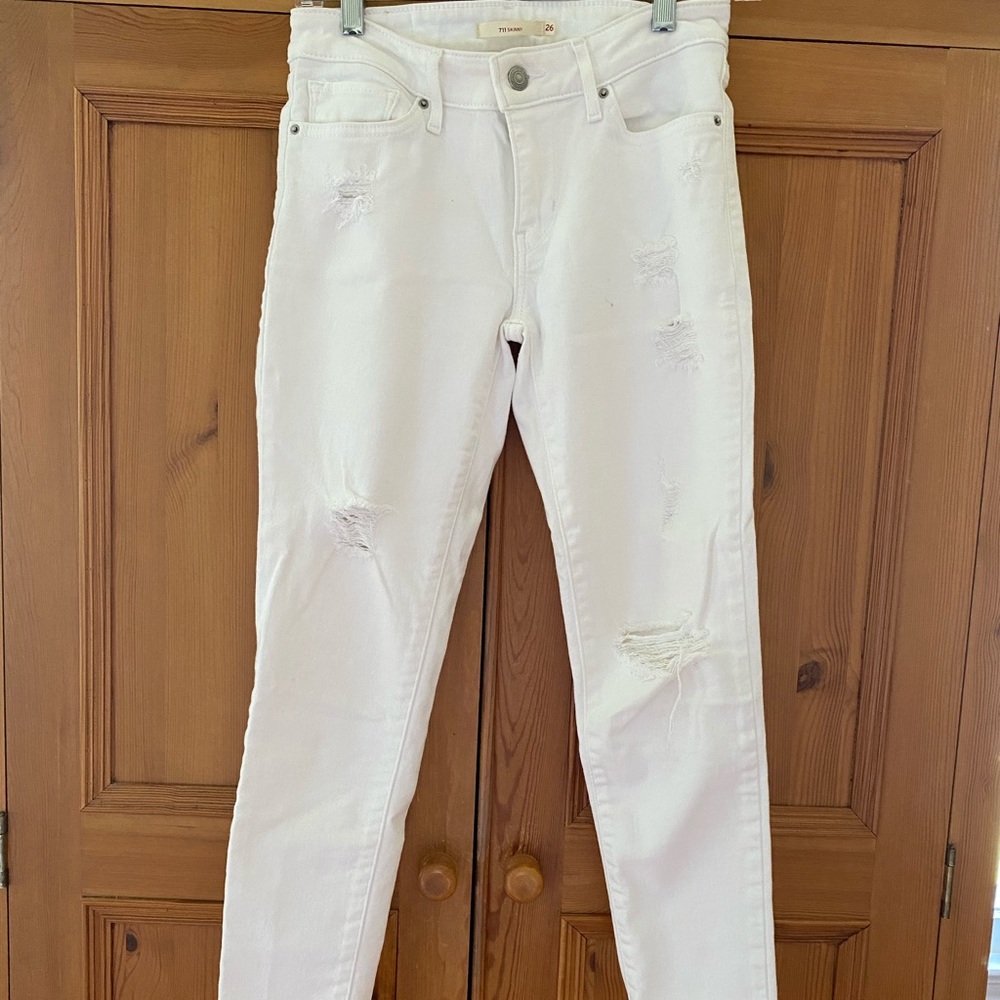 Levi’s 711 High Rise Skinny Jean